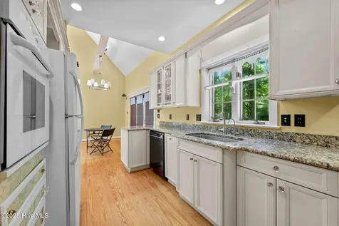 32 Windy Court Oriental NC 28571