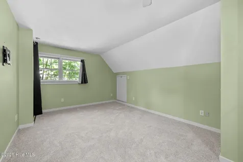 32 Windy Court Oriental NC 28571