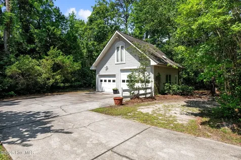 32 Windy Court Oriental NC 28571