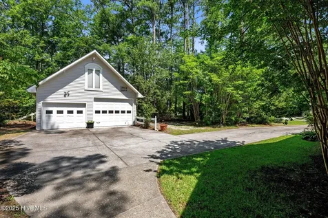 32 Windy Court Oriental NC 28571