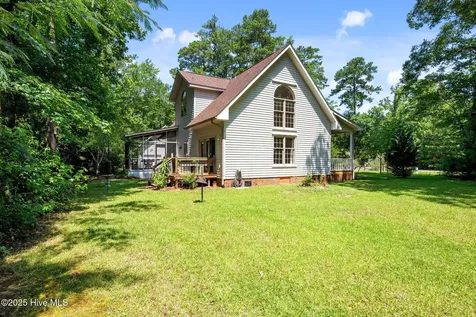 32 Windy Court Oriental NC 28571