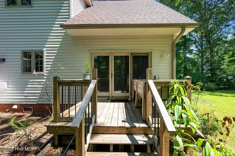 32 Windy Court Oriental NC 28571