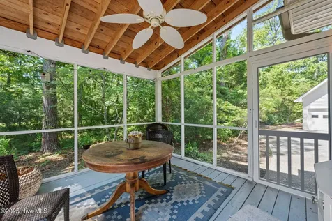 32 Windy Court Oriental NC 28571