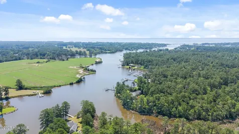 32 Windy Court Oriental NC 28571