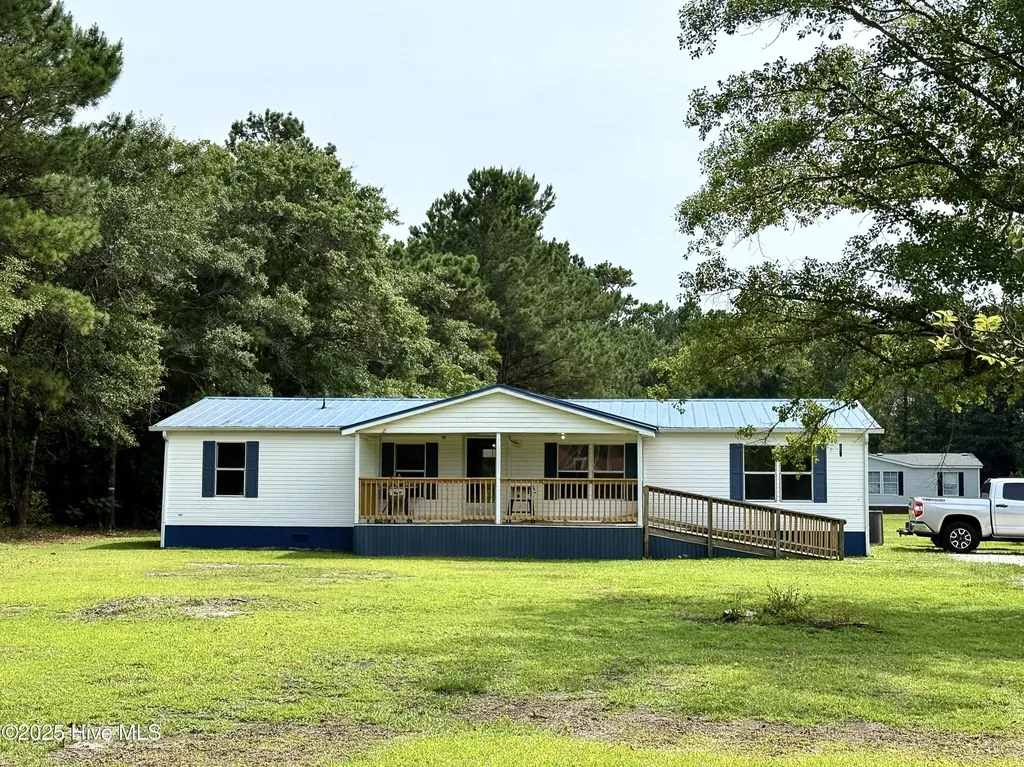 184 Hardison Road Holly Ridge NC 28445