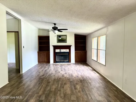 184 Hardison Road Holly Ridge NC 28445