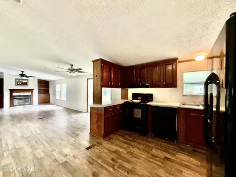 184 Hardison Road Holly Ridge NC 28445