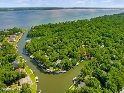 117 White Ash Drive Pine Knoll Shores NC 28512