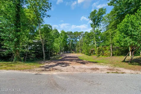 117 White Ash Drive Pine Knoll Shores NC 28512