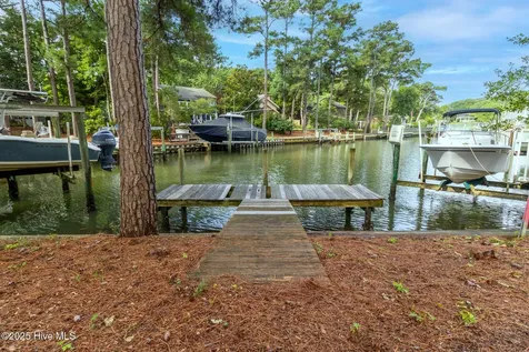117 White Ash Drive Pine Knoll Shores NC 28512