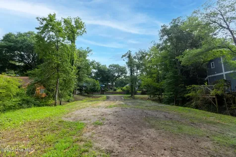 117 White Ash Drive Pine Knoll Shores NC 28512
