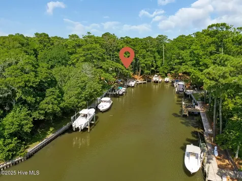 117 White Ash Drive Pine Knoll Shores NC 28512