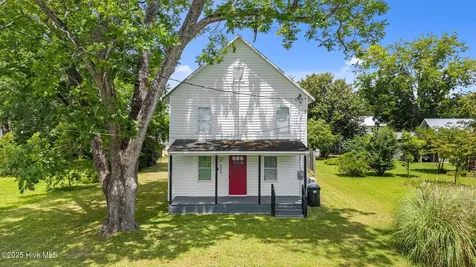 509 Academy Street Oriental NC 28571
