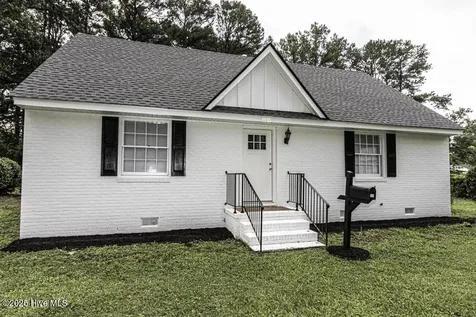 309 Mcgwigan Street Enfield NC 27823