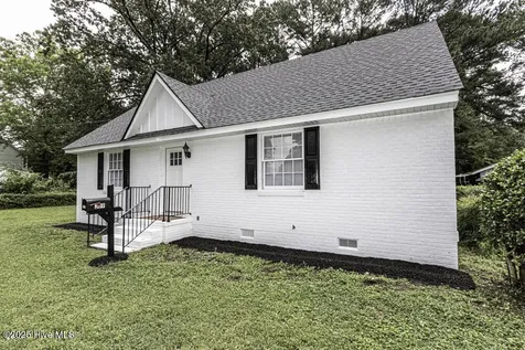 309 Mcgwigan Street Enfield NC 27823