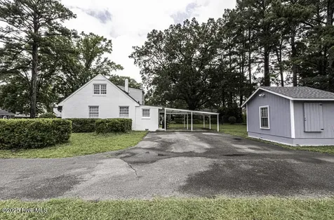 309 Mcgwigan Street Enfield NC 27823