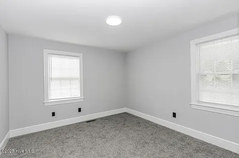 309 Mcgwigan Street Enfield NC 27823