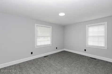 309 Mcgwigan Street Enfield NC 27823