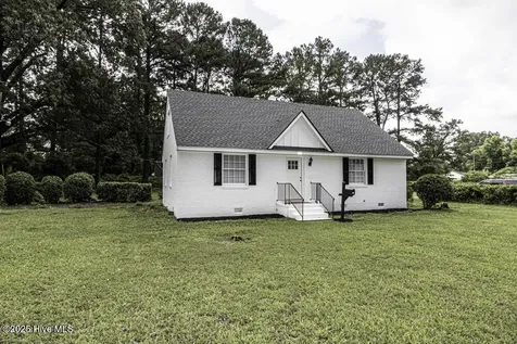 309 Mcgwigan Street Enfield NC 27823