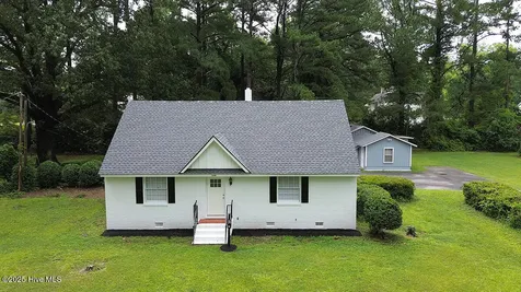 309 Mcgwigan Street Enfield NC 27823