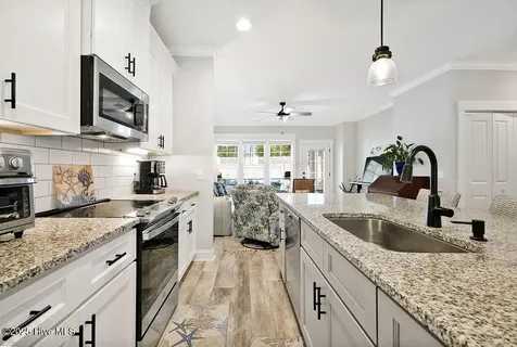 114 W 14th Street Southport NC 28461