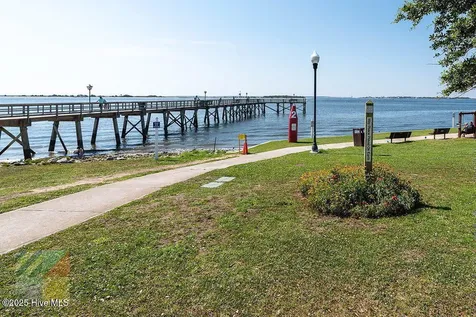 114 W 14th Street Southport NC 28461