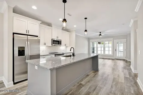 114 W 14th Street Southport NC 28461