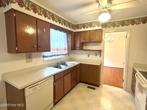 1203 Franklin Avenue Laurinburg NC 28352