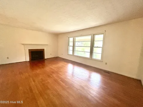 1203 Franklin Avenue Laurinburg NC 28352
