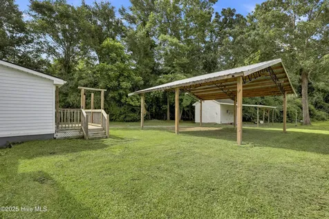 2971 Penderlea Highway Burgaw NC 28425