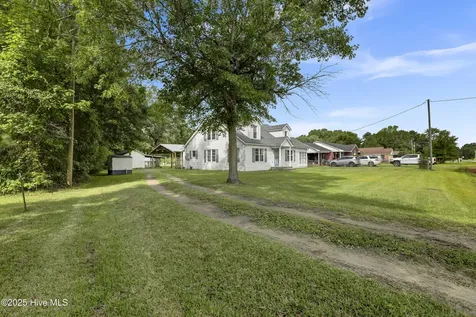 2971 Penderlea Highway Burgaw NC 28425