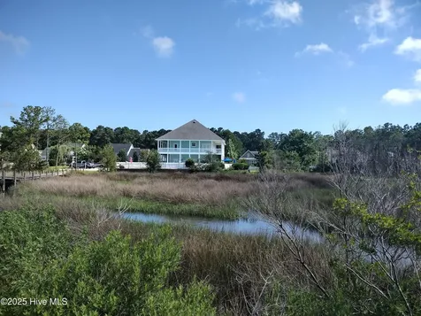 510 Shipmast Court Beaufort NC 28516