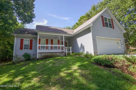 130 Pinecone Court Seven Lakes NC 27376