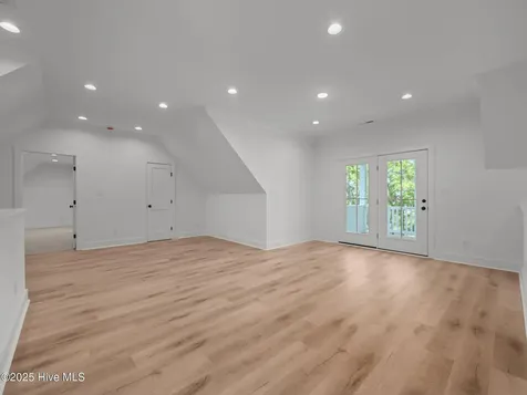 104 Indian Trail Beaufort NC 28516