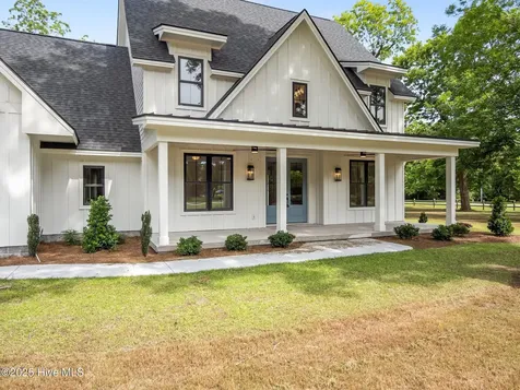 104 Indian Trail Beaufort NC 28516