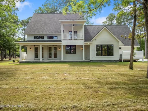 104 Indian Trail Beaufort NC 28516