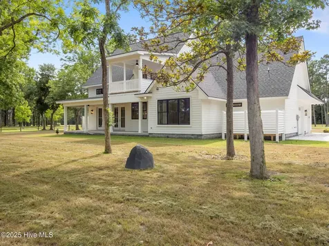 104 Indian Trail Beaufort NC 28516