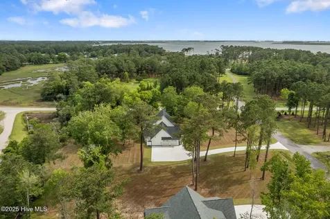 104 Indian Trail Beaufort NC 28516