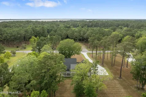 104 Indian Trail Beaufort NC 28516
