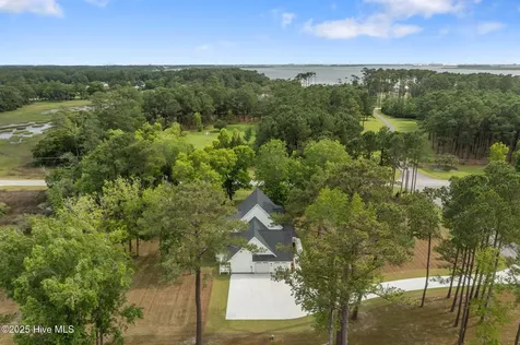 104 Indian Trail Beaufort NC 28516