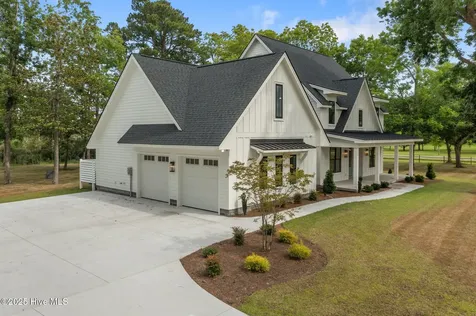 104 Indian Trail Beaufort NC 28516