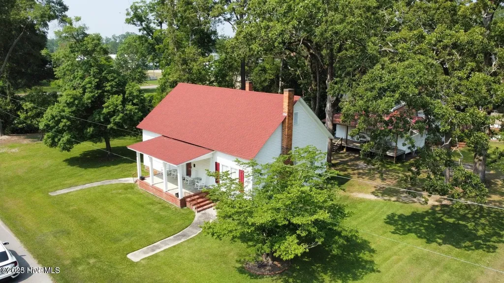 217 N Howard Street Chadbourn NC 28431