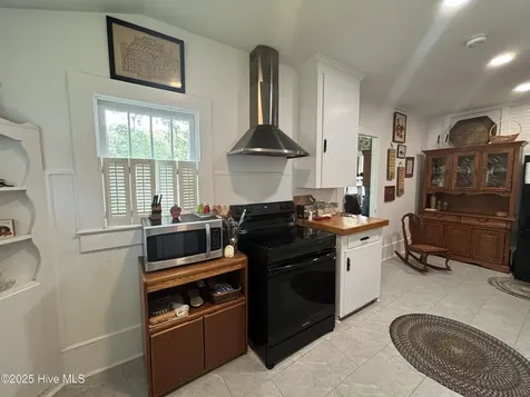 217 N Howard Street Chadbourn NC 28431