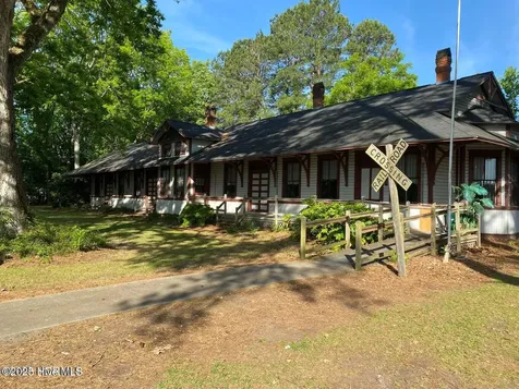 217 N Howard Street Chadbourn NC 28431