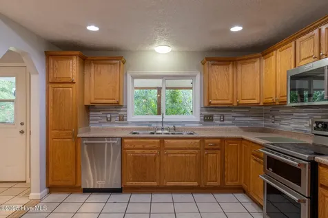 161 Howard Lane Swansboro NC 28584