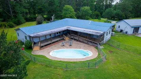 161 Howard Lane Swansboro NC 28584