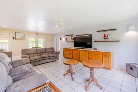 161 Howard Lane Swansboro NC 28584