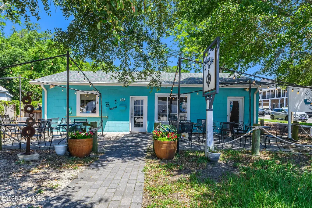 102 W Brown Street Southport NC 28461