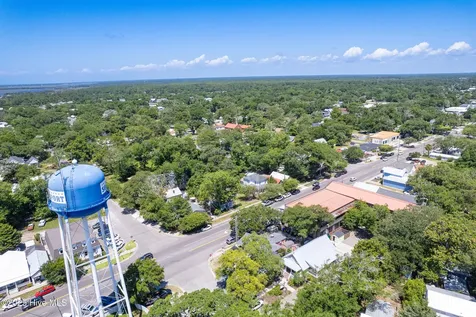 102 W Brown Street Southport NC 28461