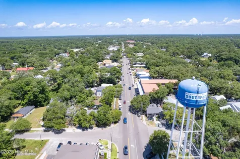 102 W Brown Street Southport NC 28461